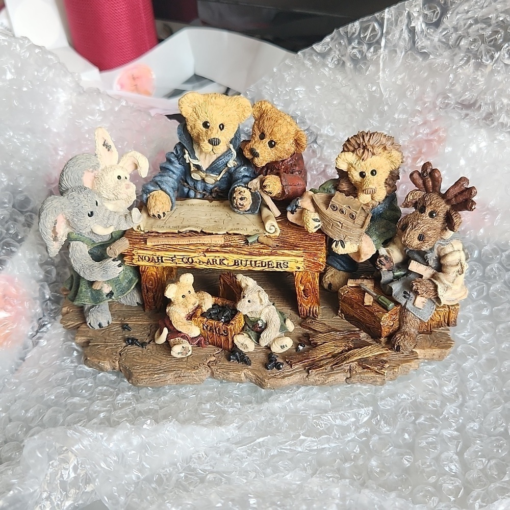 Boyds Bears & Friends Noah & Co..Ark Builders (In box)